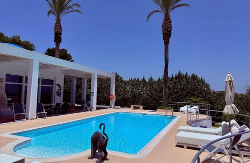 Asgourou House | 450 m² House ∙ 5 bedrooms ∙ 14 guests