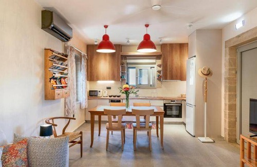 Mariou Villa | 450 m² Villa ∙ 3 bedrooms ∙ 7 guests