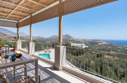 Mariou Villa | 450 m² Villa ∙ 3 bedrooms ∙ 7 guests