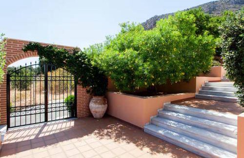 Old Hersonissos Villa | 450 m² Villa ∙ 3 bedrooms ∙ 8 guests