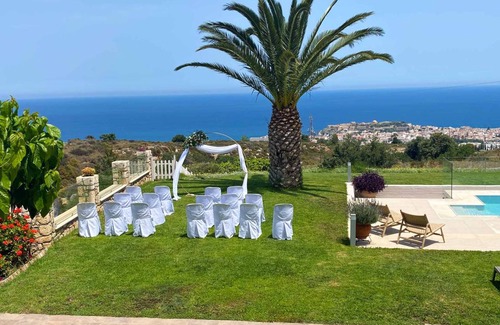 Tria Monastiria Villa | 600 m² Villa ∙ 9 bedrooms ∙ 22 guests