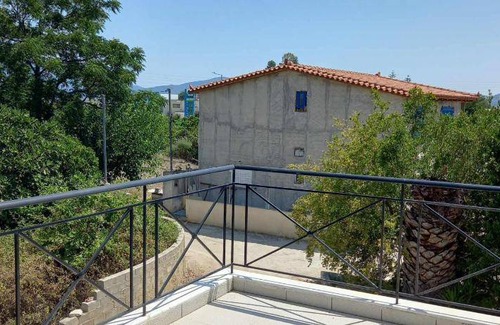 Troizinia House | 72 m² House ∙ 3 bedrooms ∙ 4 guests