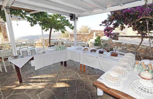 Sifnos Apartment | 75 m² Serviced apartment ∙ 2 bedrooms ∙ 4 guests