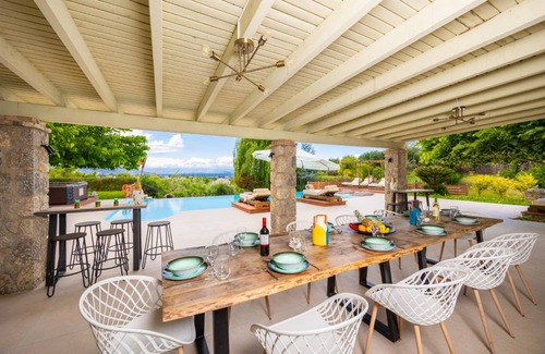 Potamos Villa | 780 m² Villa ∙ 6 bedrooms ∙ 16 guests