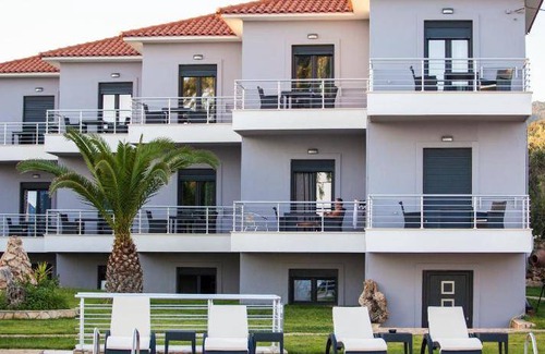 Plomari Apartment | 80 m² Apartment ∙ 2 bedrooms ∙ 5 guests