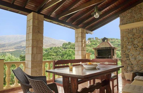 Exopoli House | 80 m² House ∙ 2 bedrooms ∙ 6 guests