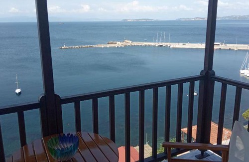 Loutraki Apartment | 80 m² Serviced apartment ∙ 127 guests