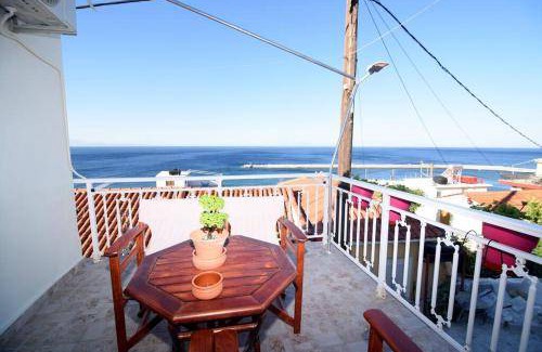 Plomari House | 85 m² House ∙ 3 bedrooms ∙ 5 guests