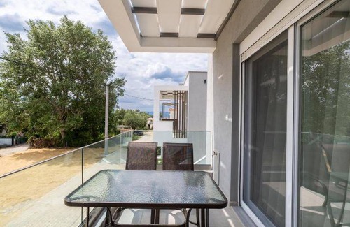 Ofrinion Apartment | 90 m² Apartment ∙ 3 bedrooms ∙ 8 guests