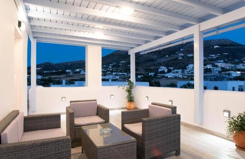 Paros Apartment | 90 m² Apartment ∙ 3 bedrooms ∙ 127 guests