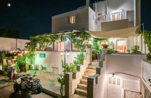Paros Apartment | 90 m² Apartment ∙ 3 bedrooms ∙ 127 guests