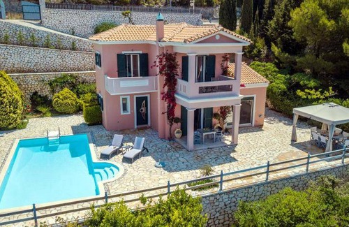 Lefkas Villa | 90 m² Villa ∙ 2 bedrooms ∙ 6 guests