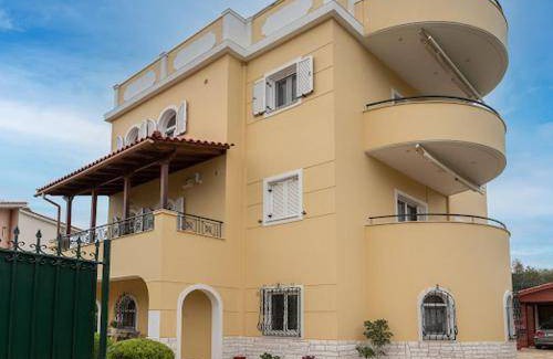 Palaia Fokaia Apartment | 96 m² Apartment ∙ 2 bedrooms ∙ 6 guests