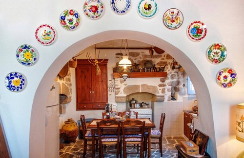 Nikia House | A beautiful fully eqquiped traditional house