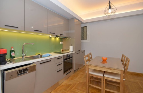 Kinosargous Apartment | Acropolis area 2 bedroom 2 min from metro Syngrou