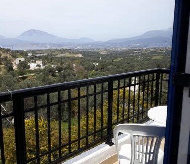 Kamilari Apartment | Aloni