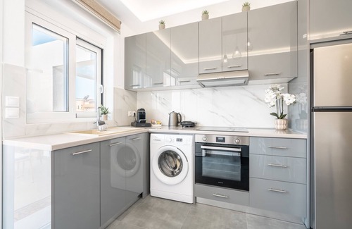 Petaloudes Apartment | Apartment 'Velvet 2' with Mountain View, Wi-Fi and Air Conditioning