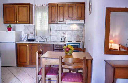 Agios Georgios Pagon Apartment | Arista Studio 4 - only 50m from the sandy beach in Agios Georgios Pagi