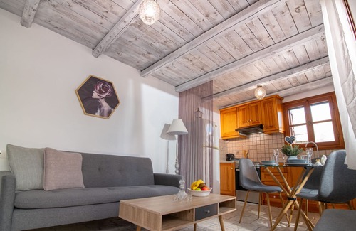 Old Hersonissos House | Avli Traditional Home with Private Jacuzzi