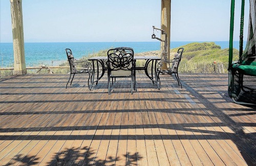 Pyrgos Apartment | Beach front one beroom apartment