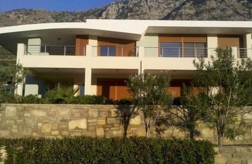 Pefki Apartment | Beachfront Suites, Tholos Bay Suites, Kavousi, Ierapetras