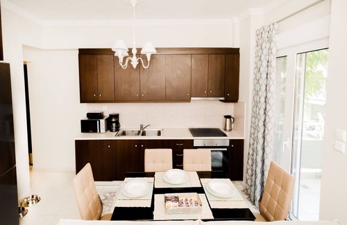 Zavlani Apartment | Best House, Ellinos Stratioutou, Ayia, Patra