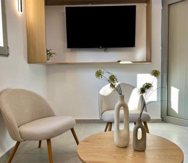 Mavros Kolimpos Villa | Black Swim Cretan Suites