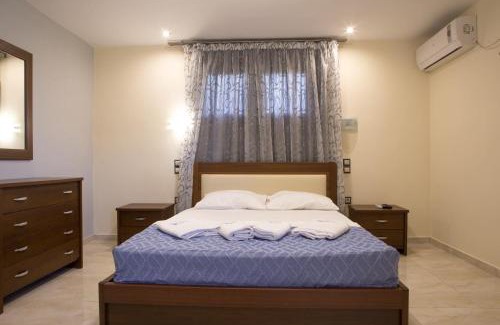 Plomari Apartment | Blue Waves Luxury Suites by the Sea