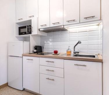 Vouliagmeni Apartment | Breeze One Bedroom Apartment by BluPine
