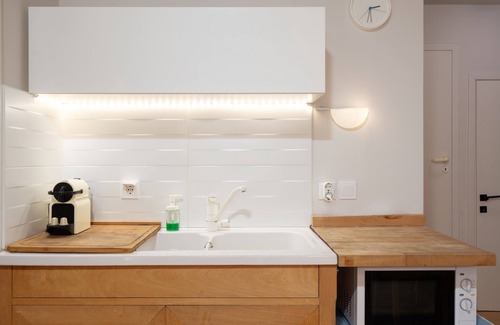 Glyfada Apartment | Bright, Cosy Studio near Glyfada Beach & Center