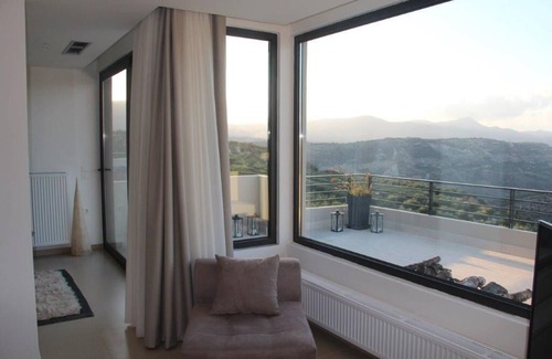 Petrokefalo House | CASA TALI VILLA - modern, stylish villa with pool