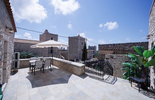 Omales House | Castello di Haria Estate