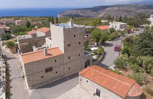 Omales House | Castello di Haria Estate