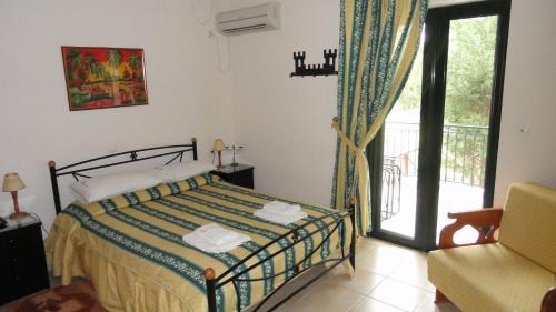 Paralio Astros Apartment | Castle View Studios