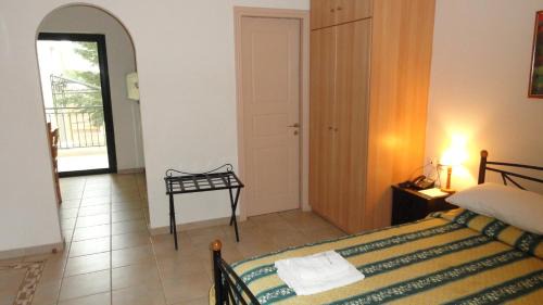 Paralio Astros Apartment | Castle View Studios