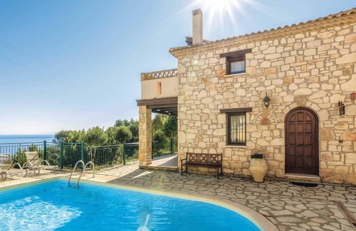 Xirokastello Villa | Charming villa perfect for couples, sea veiws