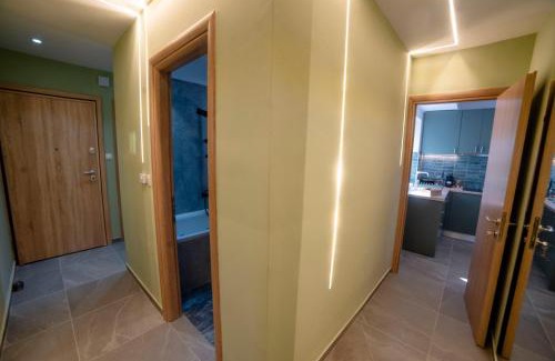 Thessaloniki Apartment | Coloris Viridis room