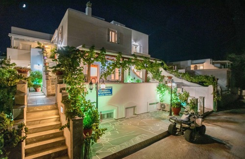 Paros Apartment | Comfort Double Room Semi Basement 23 meters Parikia near Livadia Beach.