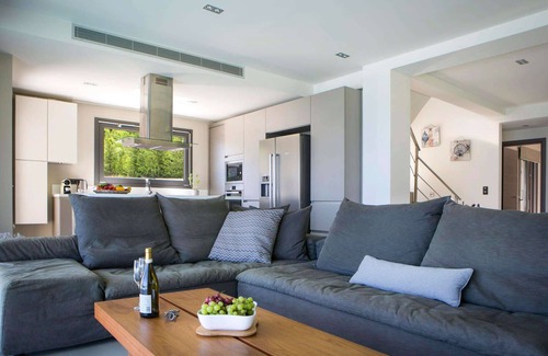 Leivathos Villa | Contemporary Seafront Villa, A/C, Private Pool, Steam Room, Sauna, Gym, Amazing Views - Near Spartia