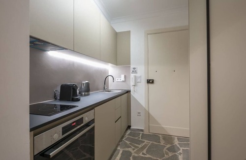 Athens City Centre Apartment | Cosy apartment for couples with garden