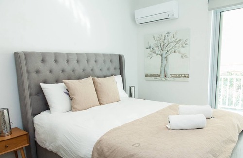 Goudi Apartment | Cozy, spacious apartment in Zografou