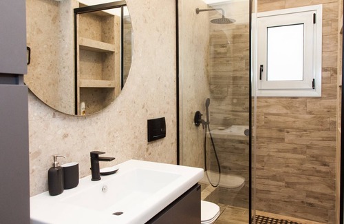 Goudi Apartment | Cozy, spacious apartment in Zografou
