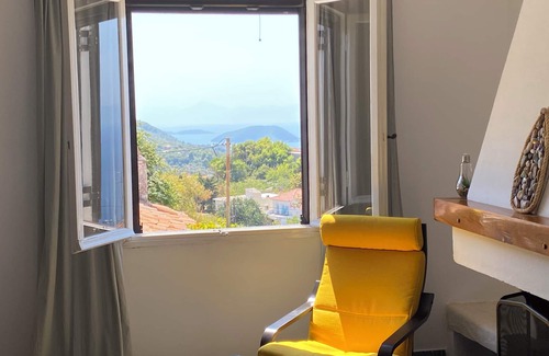 Glossa House | Demie and George House with stunning view