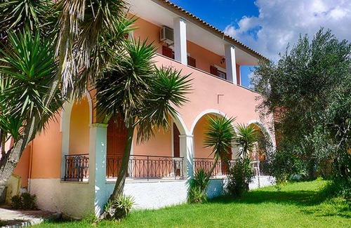 Agios Georgios Pagon Apartment | Dora Ferienwohnung 1 - in ruhiger Lage nur 300m vom Sandstrand entfernt - in der Bucht von Agios Geo