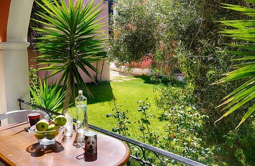Agios Georgios Pagon Apartment | Dora Ferienwohnung 1 - in ruhiger Lage nur 300m vom Sandstrand entfernt - in der Bucht von Agios Geo