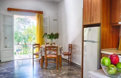 Agios Georgios Pagon Apartment | Dora Apartment 1 - in a quiet location only 300m from the sandy beach - in the bay of Agios Geo