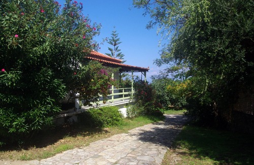 Pylos-Nestoras House | Elia apartment Holiday paradise next to the beach