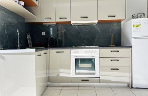 Peiraiki Apartment | Ella Suite Piraeus Stylish St, Balcony & Sea View