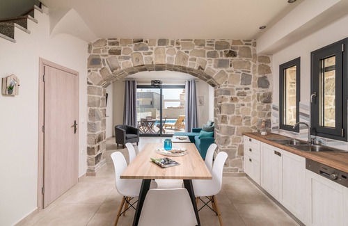 Kokinos Pirgos Villa | Elmara Luxury Villa 1 Next to the Beach