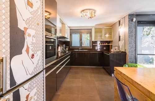 Athens City Centre Villa | Exquisite Legerna Villa | Villa Marella | 6 Bedrooms | Private Pool with.